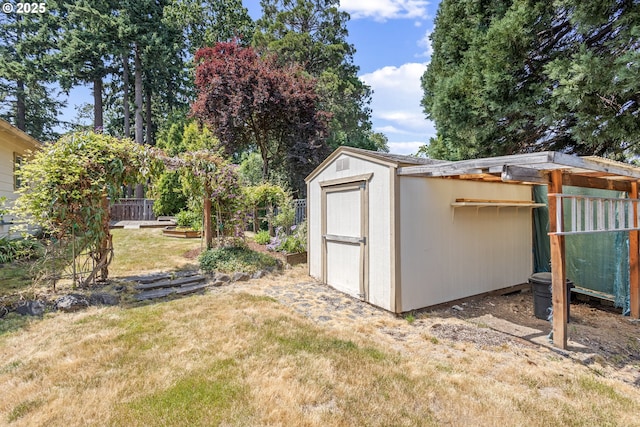 6120 SW Cross Creek Dr, Beaverton, OR 97078 - view of yard with a storage unit