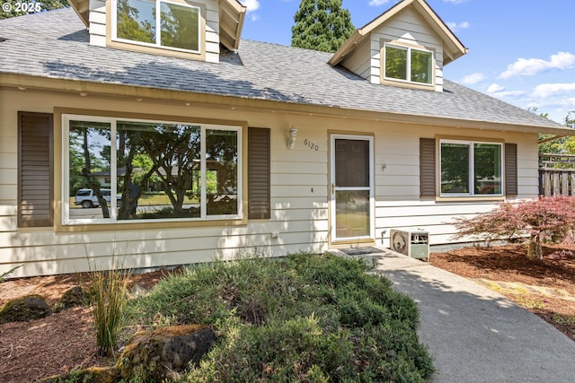 6120 SW Cross Creek Dr, Beaverton, OR 97078 - view of front of home featuring roof with shingles