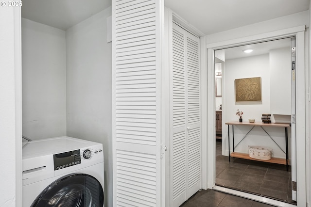 5025 NE 6th Ave, Portland, OR 97211 - laundry area featuring washer / dryer and dark tile patterned floors