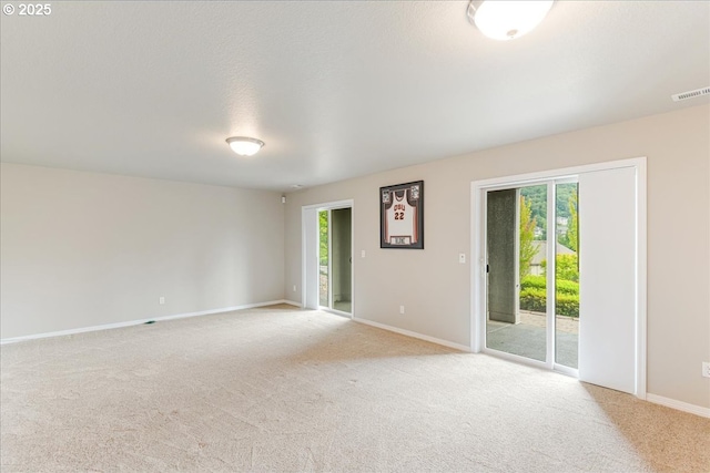626 SE 38th Dr, Gresham, OR 97080 - unfurnished room featuring light carpet and baseboards