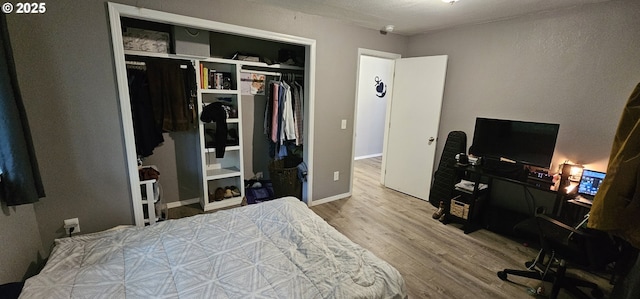 94191 Seaview Ln, Gold Beach, OR 97444 - bedroom with wood finished floors, a closet, and a desk