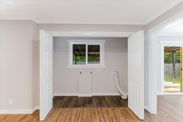 108 Lomor Dr, Longview, WA 98632 - unfurnished room with wood finished floors, baseboards, and ornamental molding