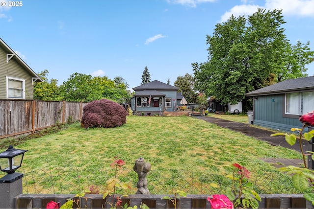 623 10th Ave, Albany, OR 97321 - view of yard with a gazebo