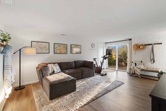 1437 Greentree Cir, Lake Oswego, OR 97034 - living area with wood finished floors and baseboards