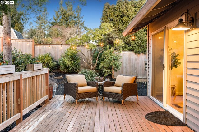 1437 Greentree Cir, Lake Oswego, OR 97034 - wooden terrace with a fenced backyard