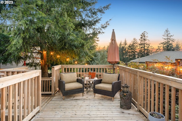 1437 Greentree Cir, Lake Oswego, OR 97034 - view of deck at dusk