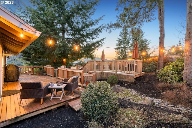 1437 Greentree Cir, Lake Oswego, OR 97034 - deck at dusk with grilling area