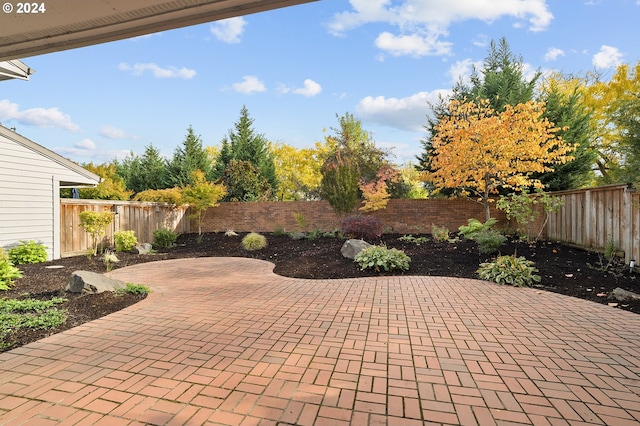 8070 SW Fairway Dr, Wilsonville, OR 97070 - fenced backyard featuring a patio area