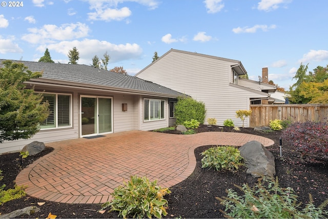 8070 SW Fairway Dr, Wilsonville, OR 97070 - back of house featuring a patio