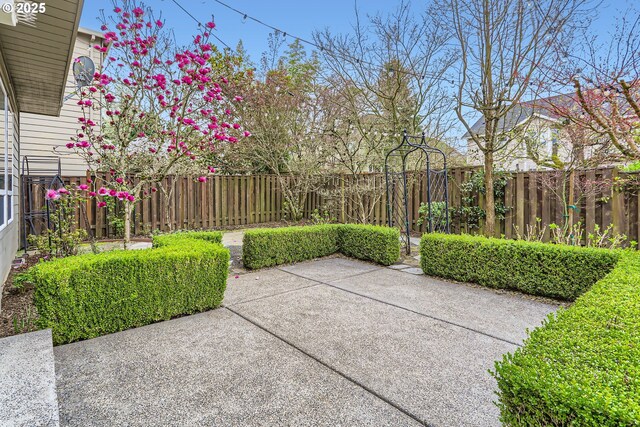18350 SW Florendo Ln, Beaverton, OR 97007 - view of patio / terrace with a fenced backyard