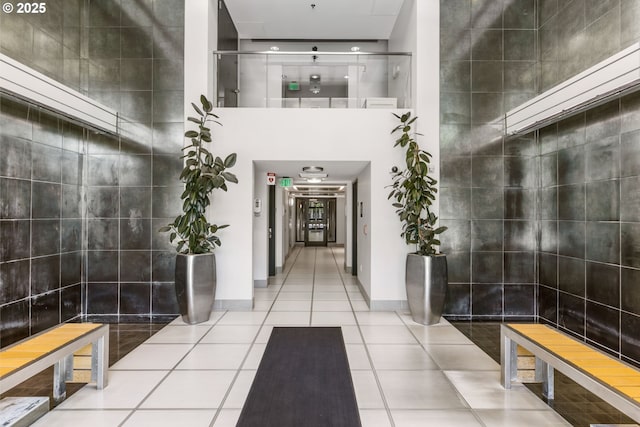 1310 NW Naito Pkwy, Portland, OR 97209 - community lobby featuring a high ceiling