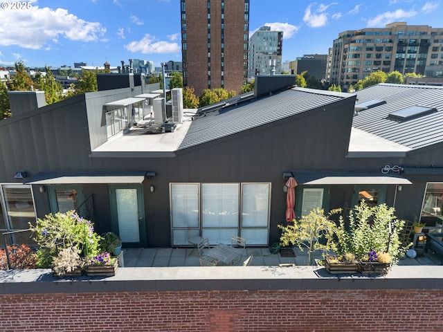 1240 NW Hoyt St Unit 6, Portland, OR 97209 - view of property with a city view