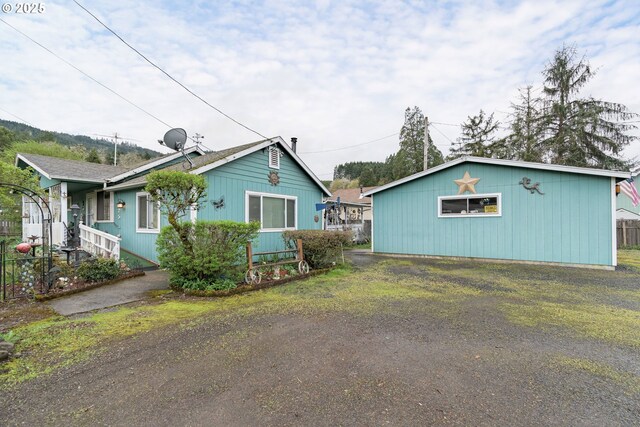 view of front of property