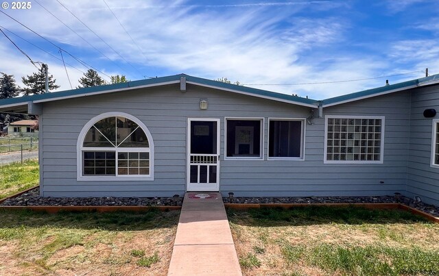 1214 NE Loper Ave, Prineville, OR 97754 - view of front of house