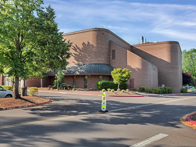 18840 SW Westland Ln, Beaverton, OR 97003 - view of building exterior with uncovered parking