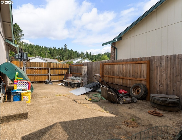 1232 E Fourth Ave, Sutherlin, OR 97479 - view of fenced backyard