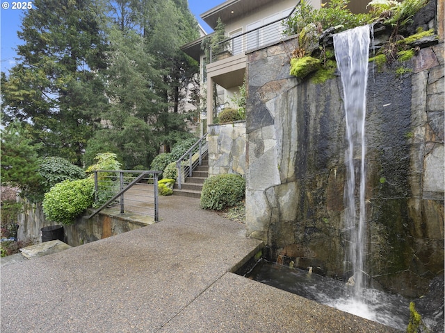 exterior space featuring a balcony