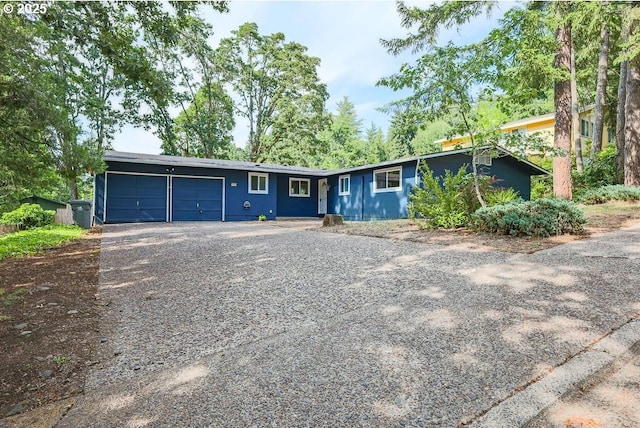 435 E 53rd Ave, Eugene, OR 97405 - single story home featuring a garage and driveway