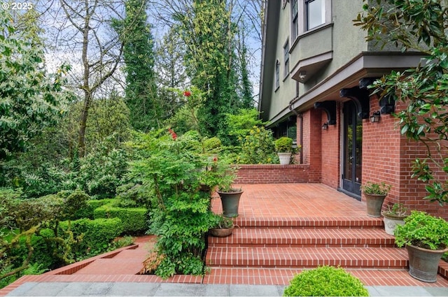 1965 SW Montgomery Pl, Portland, OR 97201 - view of patio / terrace