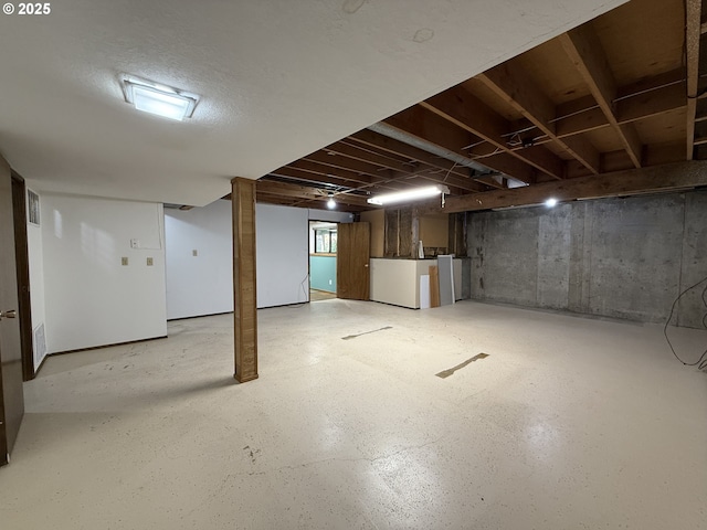 5235 SE 32nd Ave, Portland, OR 97202 - finished below grade area with washer / dryer