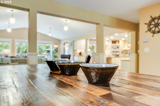 3664 W Chinook Ave, Cannon Beach, OR 97110 - interior space with vaulted ceiling
