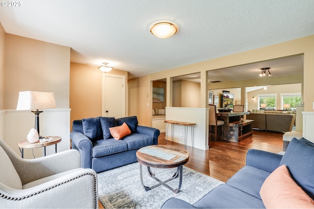 3664 W Chinook Ave, Cannon Beach, OR 97110 - living area with wood finished floors