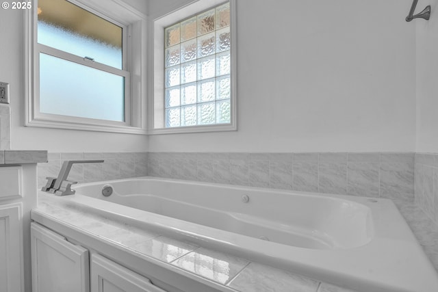 23836 SW Warbler Pl, Sherwood, OR 97140 - full bath with a garden tub