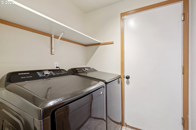 1041 40th St, Washougal, WA 98671 - laundry room with independent washer and dryer and light tile patterned floors