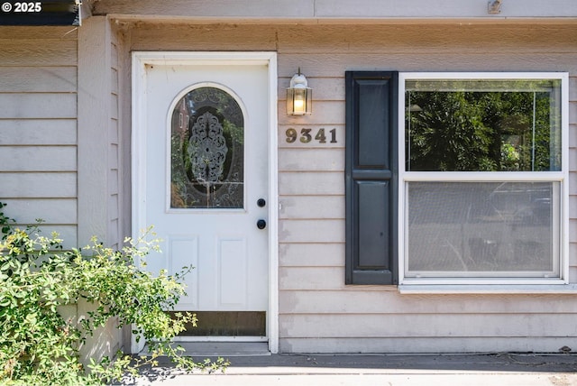 9341 N Pier Park Pl, Portland, OR 97203 - doorway to property