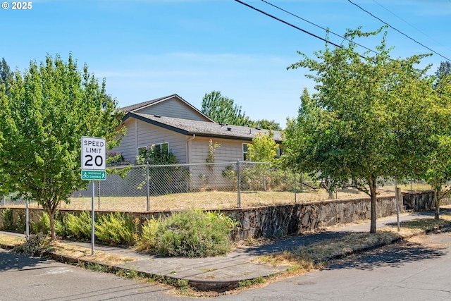 9341 N Pier Park Pl, Portland, OR 97203 - view of side of property