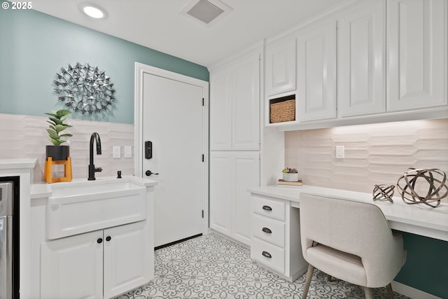 17595 Kelok Rd, Lake Oswego, OR 97034 - home office with built in study area and a sink