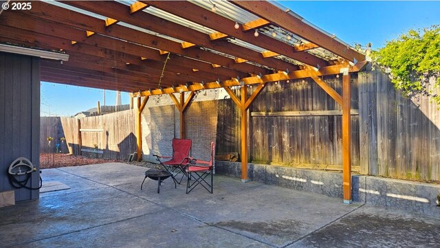6004 Quartz Ave, Springfield, OR 97478 - fenced backyard with a patio area