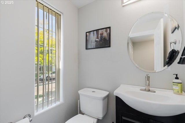 20657 SW Nantucket Ln, Beaverton, OR 97006 - half bath featuring toilet and vanity
