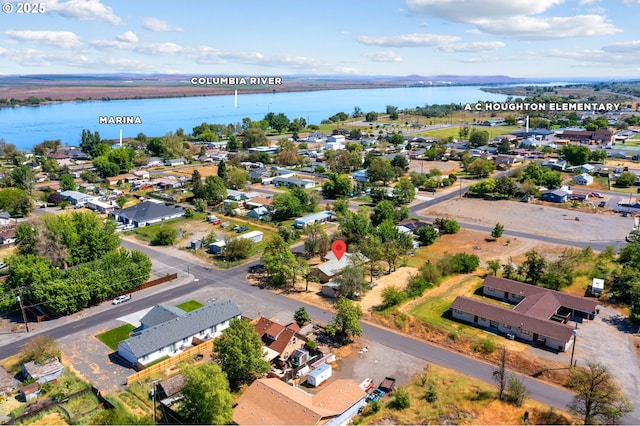 600 NE Oregon Ave, Irrigon, OR 97844 - aerial perspective of suburban area with a large body of water
