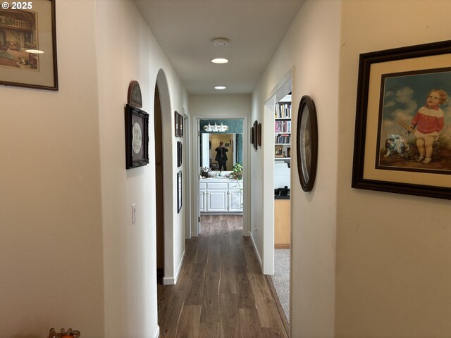 1350 Hidden Creek Dr NE, Keizer, OR 97303 - hall featuring dark wood-style floors, baseboards, and recessed lighting