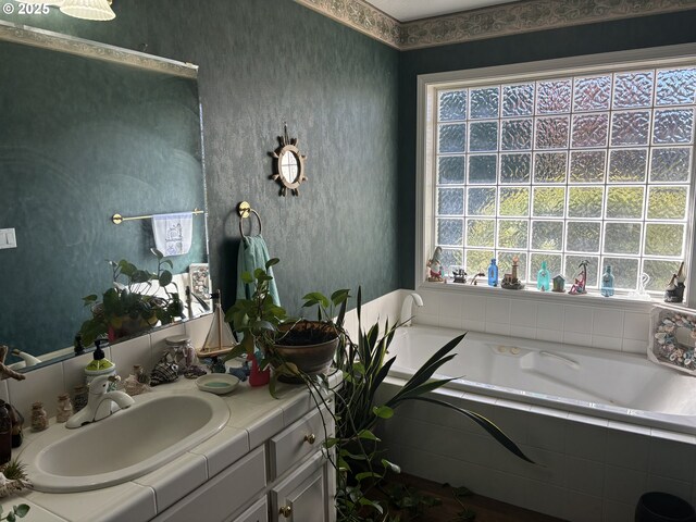 1350 Hidden Creek Dr NE, Keizer, OR 97303 - full bath with vanity and a garden tub
