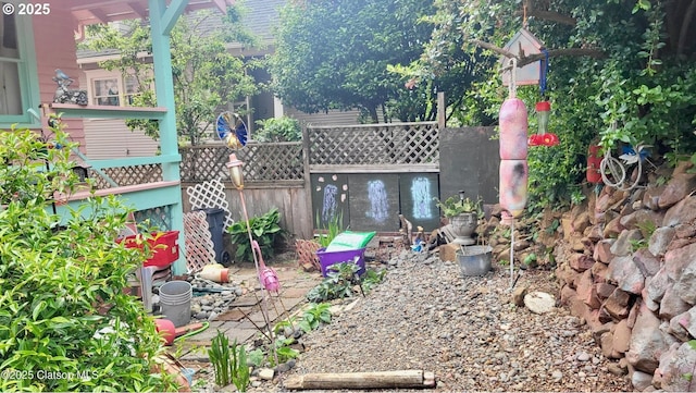 659 Florence Ave, Astoria, OR 97103 - view of yard