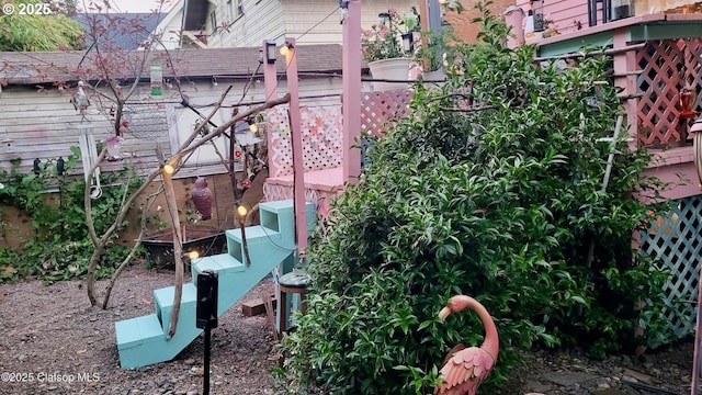 659 Florence Ave, Astoria, OR 97103 - view of yard