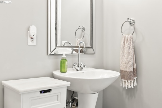 12600 SW Crescent St, Beaverton, OR 97005 - view of bathroom