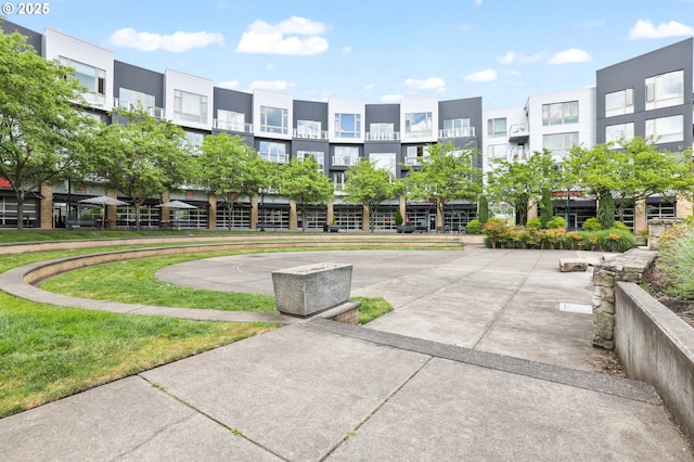 12600 SW Crescent St, Beaverton, OR 97005 - view of home's community with a yard