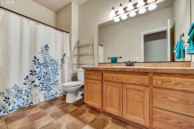 12626 Tradewind St, Oregon City, OR 97045 - bathroom featuring vanity, toilet, and curtained shower