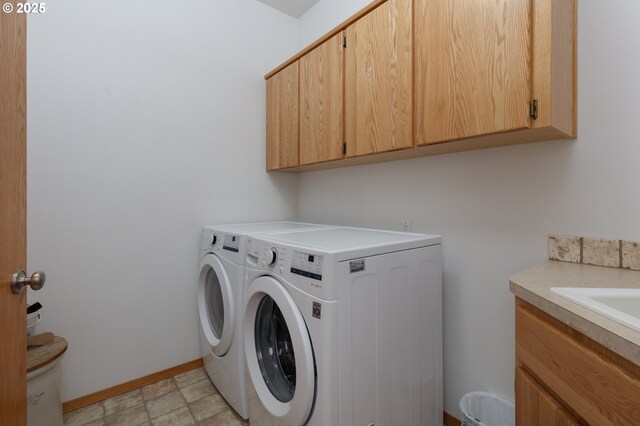 4080 Cunningham Dr, Mount Hood Prkdl, OR 97041 - washroom with baseboards, independent washer and dryer, and cabinet space