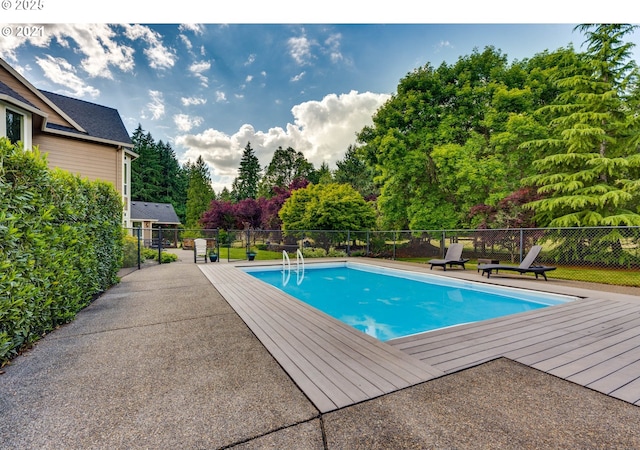 view of swimming pool