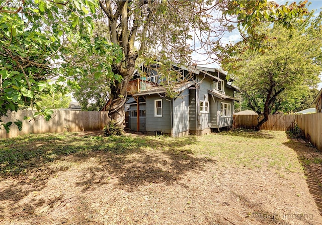 view of fenced backyard
