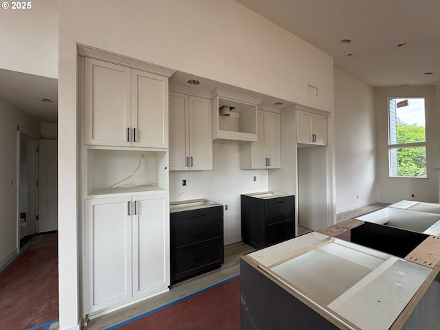 407 SE Shetterly Dr, Dallas, OR 97338 - kitchen featuring recessed lighting and a center island