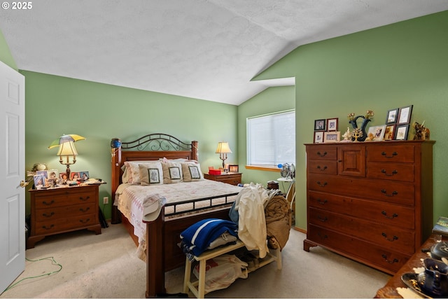 112 NE 11th St, Hermiston, OR 97838 - bedroom with vaulted ceiling and light colored carpet