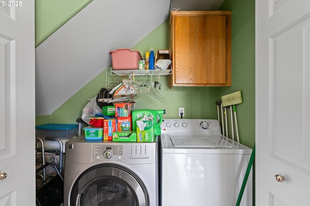 112 NE 11th St, Hermiston, OR 97838 - laundry room with separate washer and dryer and cabinet space