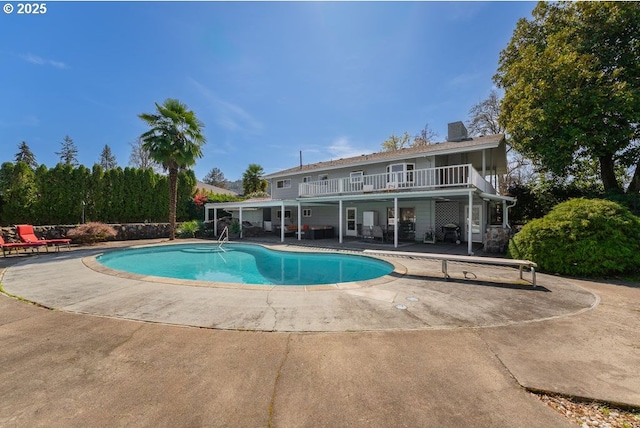 185 W Oriole Dr, Roseburg, OR 97471 - pool featuring a patio area and central air condition unit