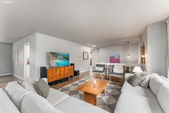 185 W Oriole Dr, Roseburg, OR 97471 - living area with baseboards and wood finished floors