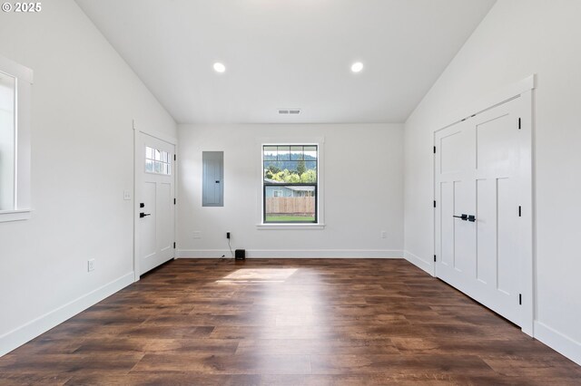 31395 Kenady Ln, Cottage Grove, OR 97424 - foyer featuring vaulted ceiling, electric panel, recessed lighting, baseboards, and dark wood-style floors